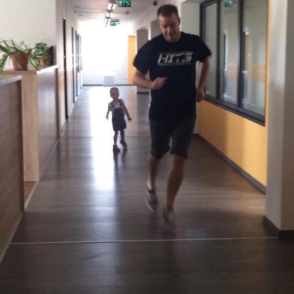 20664852_864123443741210_3550552338406978816_n